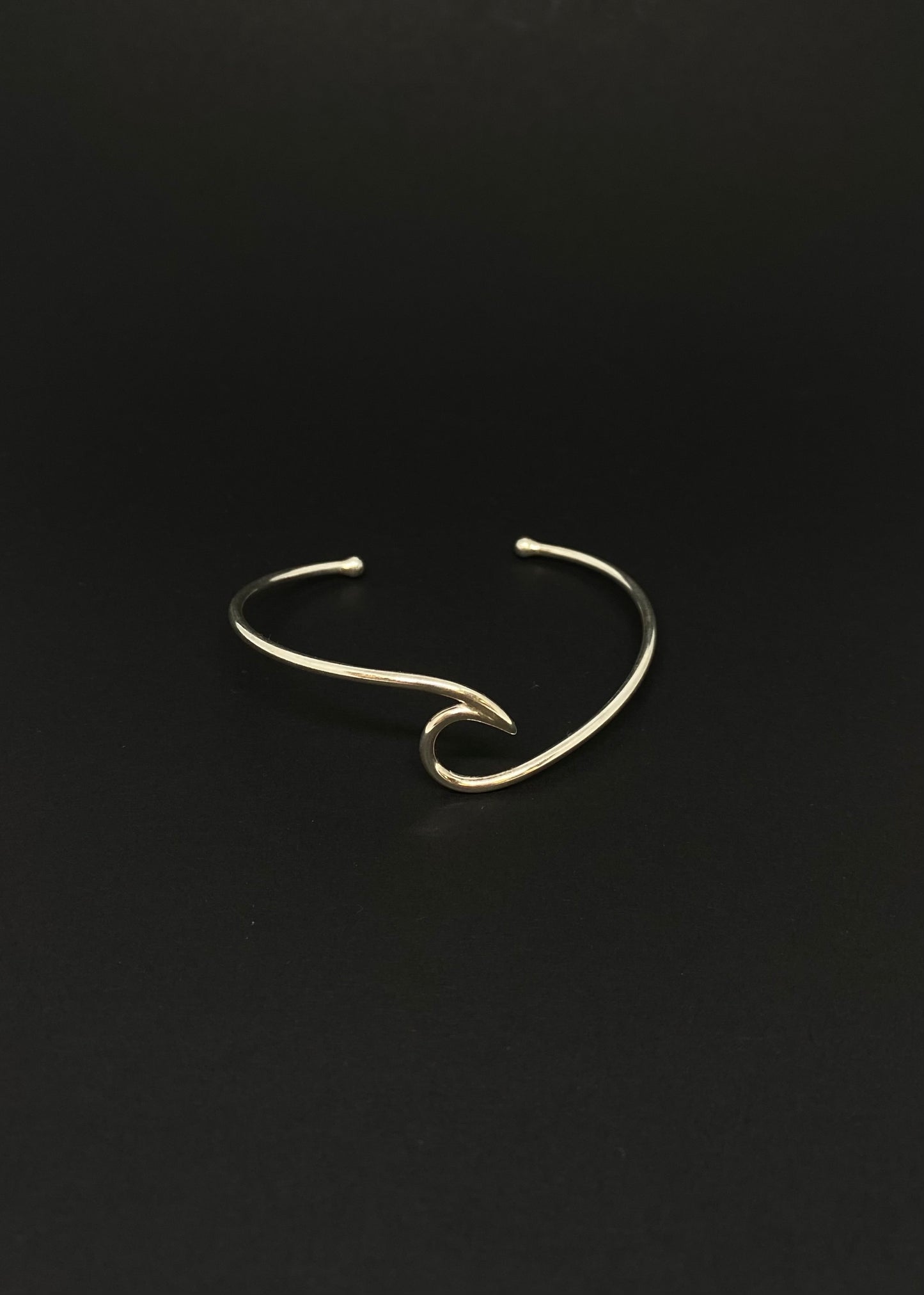 Kailani Wave Bangle Silver