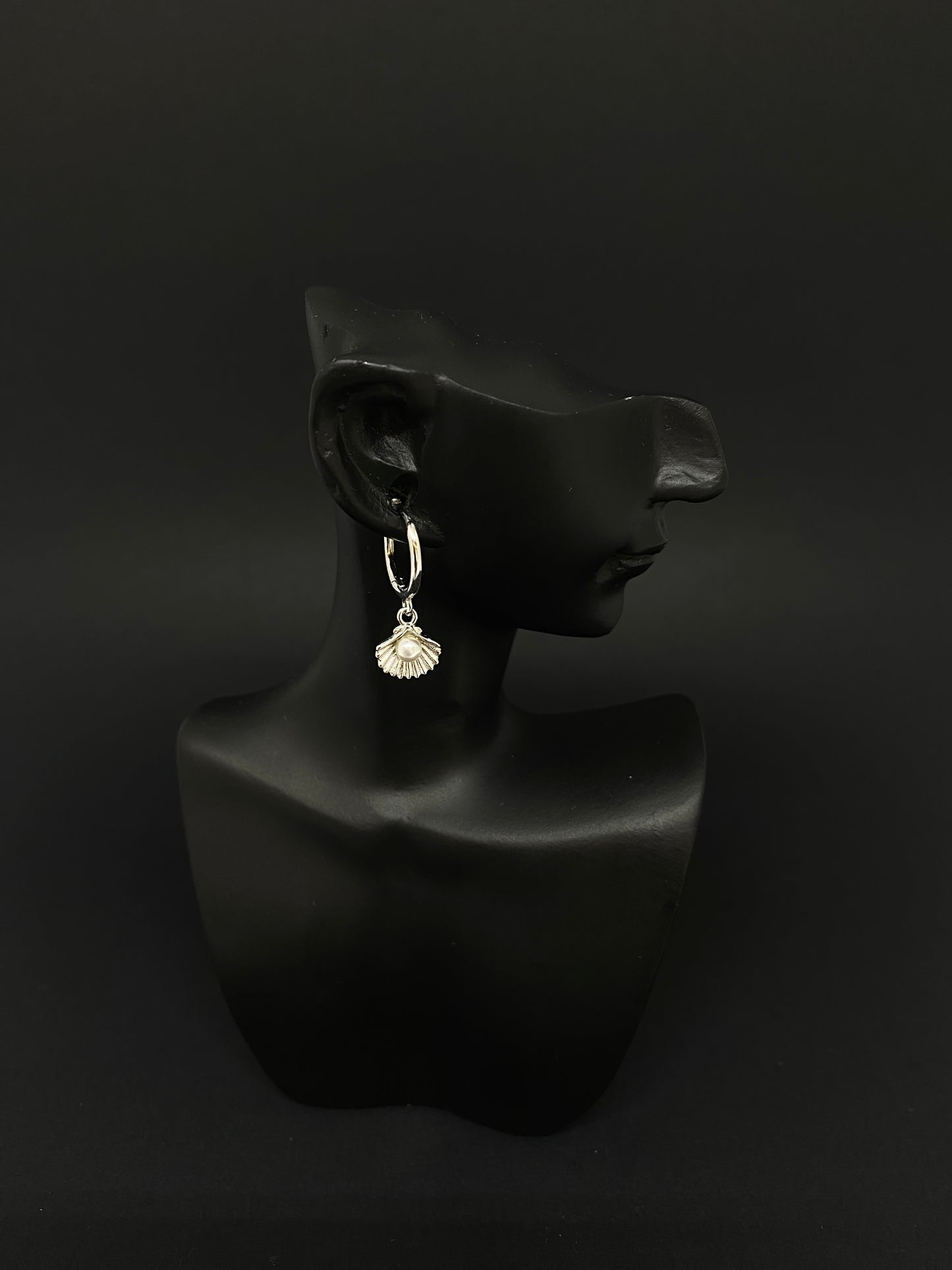 Kailani Clamshell & Pearl Earring