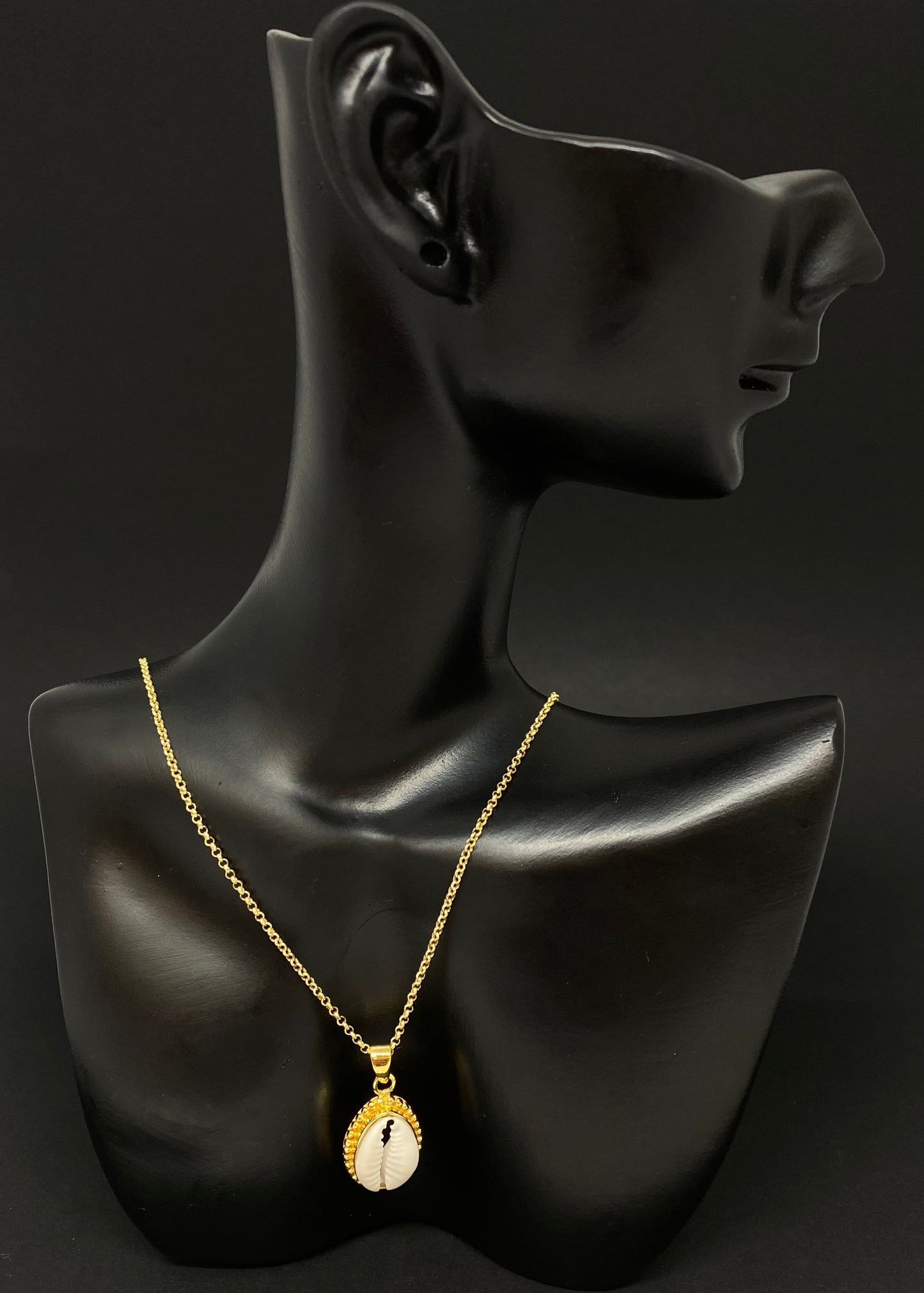 Kailani Cowrie Necklace Gold