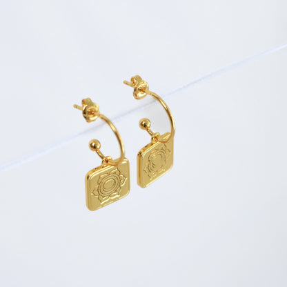 Sacred Earrings in Gold
